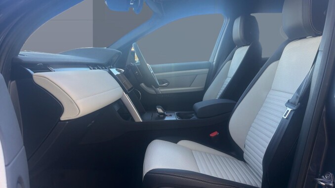 Land Rover Discovery Sport 1.5 P270e Landmark 5dr Auto [5 Seat] Station Wagon - Image 3